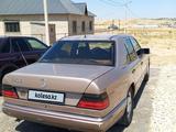 Mercedes-Benz E 220 1993 годаfor1 900 000 тг. в Шымкент – фото 4
