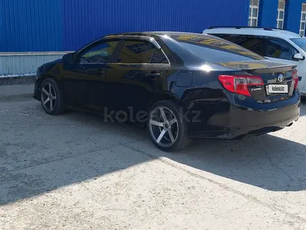 Toyota Camry 2012 года за 6 200 000 тг. в Атырау – фото 6