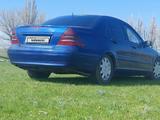 Mercedes-Benz C 200 2001 года за 1 800 000 тг. в Тараз – фото 3