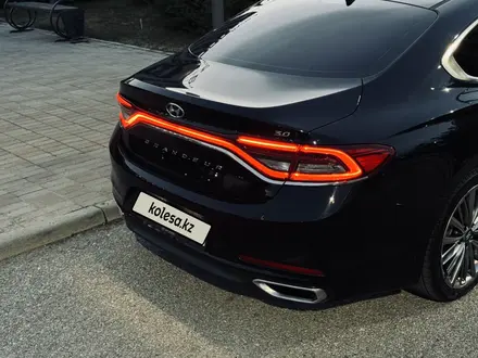 Hyundai Grandeur 2018 года за 12 800 000 тг. в Алматы – фото 2