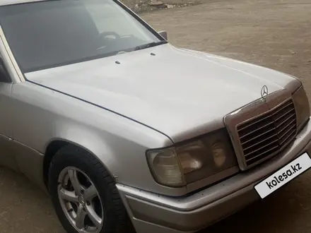 Mercedes-Benz E 280 1993 года за 1 500 000 тг. в Жезказган – фото 2