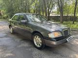 Mercedes-Benz C 180 1994 годаүшін2 800 000 тг. в Алматы – фото 2