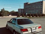 Toyota Carina 1998 года за 3 100 000 тг. в Усть-Каменогорск – фото 2