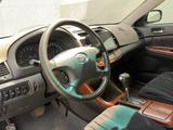 Toyota Camry 2004 года за 5 600 000 тг. в Актобе – фото 5