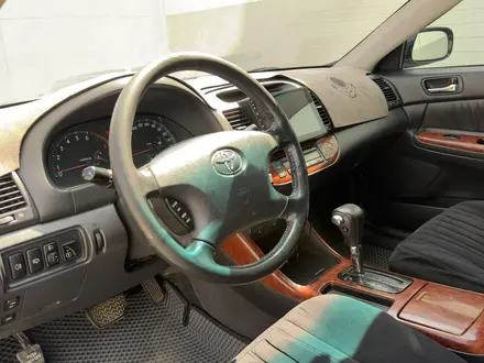 Toyota Camry 2004 года за 5 000 000 тг. в Актобе – фото 5