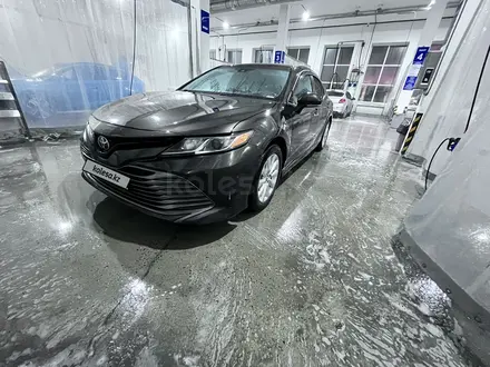 Toyota Camry 2019 года за 10 700 000 тг. в Павлодар