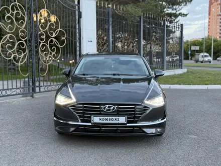 Hyundai Sonata 2020 года за 9 900 000 тг. в Астана