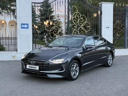 Hyundai Sonata 2020 года за 9 900 000 тг. в Астана – фото 2