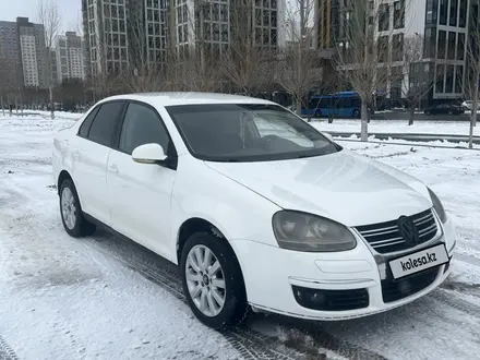 Volkswagen Jetta 2010 года за 3 500 000 тг. в Астана – фото 3