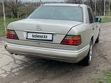 Mercedes-Benz E 230 1992 года за 1 550 000 тг. в Есик – фото 4