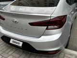 Hyundai Elantra 2018 годаүшін6 800 000 тг. в Атырау – фото 3