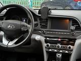Hyundai Elantra 2018 годаүшін6 800 000 тг. в Атырау – фото 4