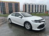 Toyota Camry 2020 года за 13 500 000 тг. в Усть-Каменогорск – фото 2