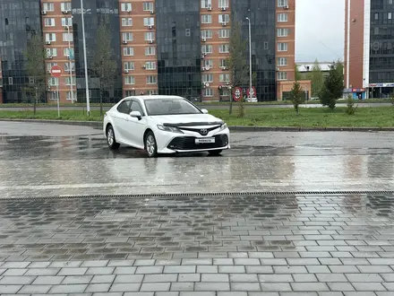 Toyota Camry 2020 года за 13 500 000 тг. в Усть-Каменогорск