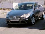 Volkswagen Jetta 2010 года за 4 000 000 тг. в Тараз