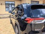 Toyota RAV4 2021 года за 14 500 000 тг. в Уральск – фото 5