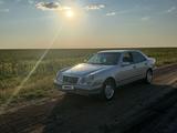 Mercedes-Benz E 240 1998 года за 2 500 000 тг. в Астана – фото 2