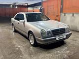 Mercedes-Benz E 240 1998 года за 2 500 000 тг. в Астана – фото 3