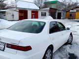 Toyota Camry 1998 года за 2 800 000 тг. в Талдыкорган – фото 2