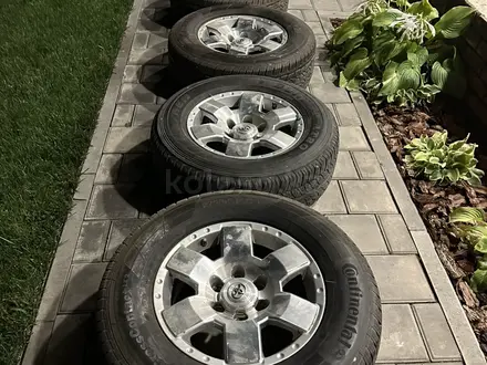 Запасное колесо Toyota FJ Cruiser 265/65R17 за 50 000 тг. в Алматы – фото 4