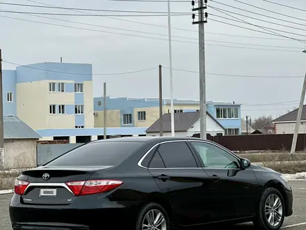 Toyota Camry 2015 года за 6 500 000 тг. в Уральск – фото 9