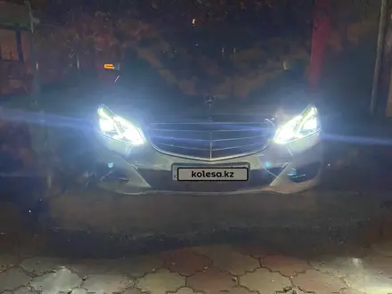 Mercedes-Benz E 200 2014 года за 12 000 000 тг. в Алматы – фото 19