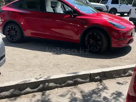 Tesla Model Y 2020 года за 16 500 000 тг. в Алматы – фото 2