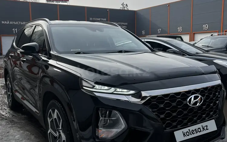 Hyundai Santa Fe 2019 годаfor12 800 000 тг. в Алматы