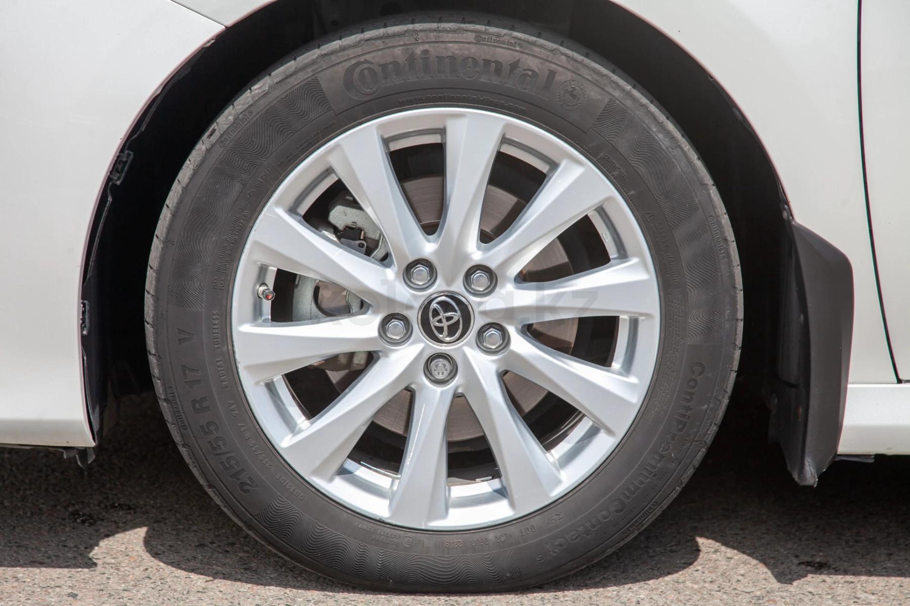 Toyota Camry Prestige