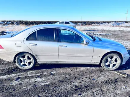 Mercedes-Benz C 200 2001 года за 2 450 000 тг. в Костанай – фото 4