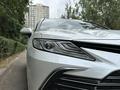 Toyota Camry 2022 года за 16 600 000 тг. в Алматы – фото 17