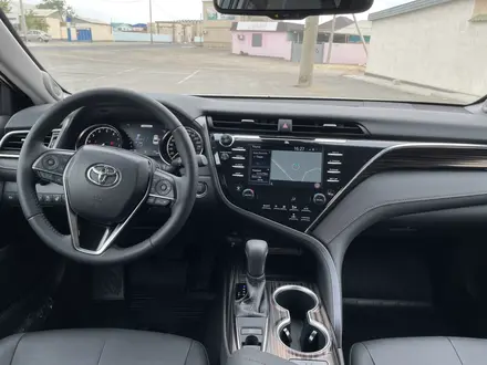 Toyota Camry 2021 года за 15 500 000 тг. в Жанаозен – фото 12