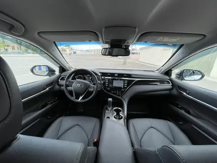 Toyota Camry 2021 года за 15 500 000 тг. в Жанаозен – фото 11