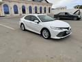 Toyota Camry 2021 года за 15 500 000 тг. в Жанаозен – фото 2