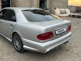 Mercedes-Benz E 320 1997 года за 3 200 000 тг. в Туркестан – фото 2