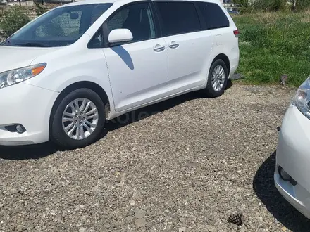 Toyota Sienna 2014 года за 8 200 000 тг. в Атырау – фото 3