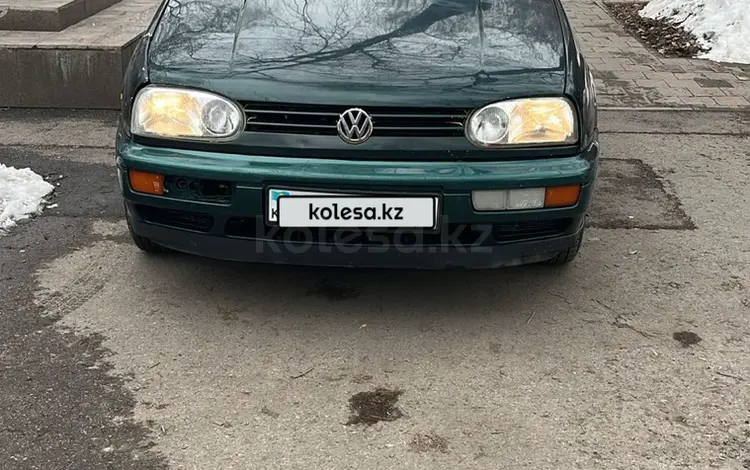 Volkswagen Golf 1998 годаүшін1 600 000 тг. в Алматы