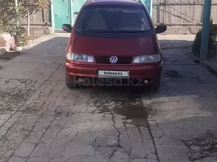 Volkswagen Sharan 1996 года за 2 500 000 тг. в Шу