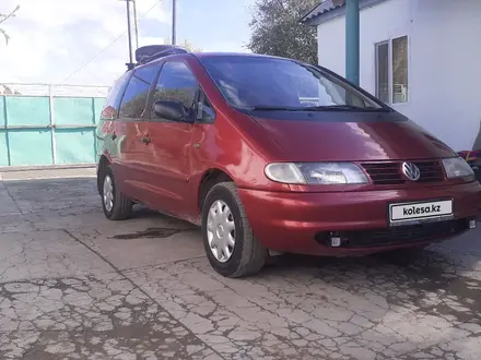 Volkswagen Sharan 1996 годаүшін2 500 000 тг. в Шу – фото 3