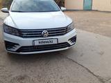 Volkswagen Passat 2017 года за 8 100 000 тг. в Жетысай