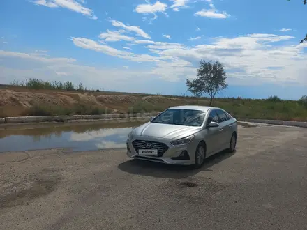 Hyundai Sonata 2019 года за 7 200 000 тг. в Байконыр – фото 2