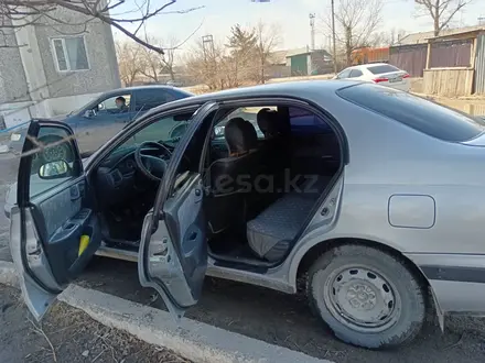 Toyota Carina E 1996 года за 2 100 000 тг. в Семей – фото 5