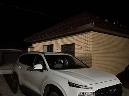 Hyundai Santa Fe 2023 года за 12 000 000 тг. в Уральск – фото 2