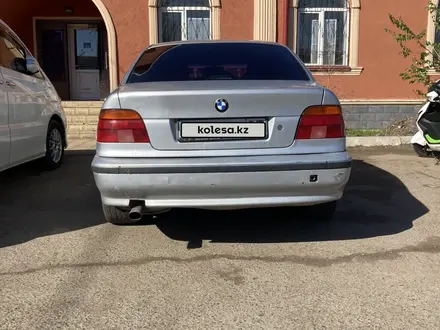 BMW 523 1997 года за 2 200 000 тг. в Уральск – фото 3