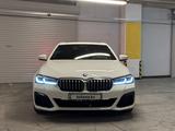 BMW 530 2022 года за 28 800 000 тг. в Алматы – фото 3