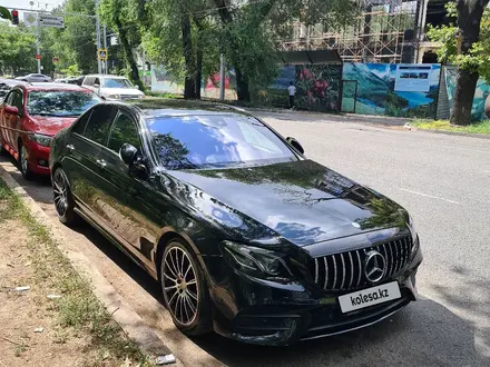 Mercedes-Benz E 400 2016 года за 23 000 000 тг. в Алматы