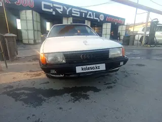 Audi 100