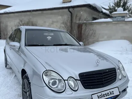 Mercedes-Benz E 320 2004 года за 6 000 000 тг. в Караганда – фото 16