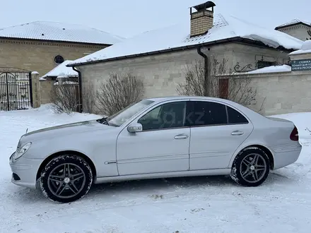 Mercedes-Benz E 320 2004 года за 6 000 000 тг. в Караганда – фото 3