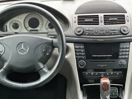 Mercedes-Benz E 320 2004 года за 6 000 000 тг. в Караганда – фото 9